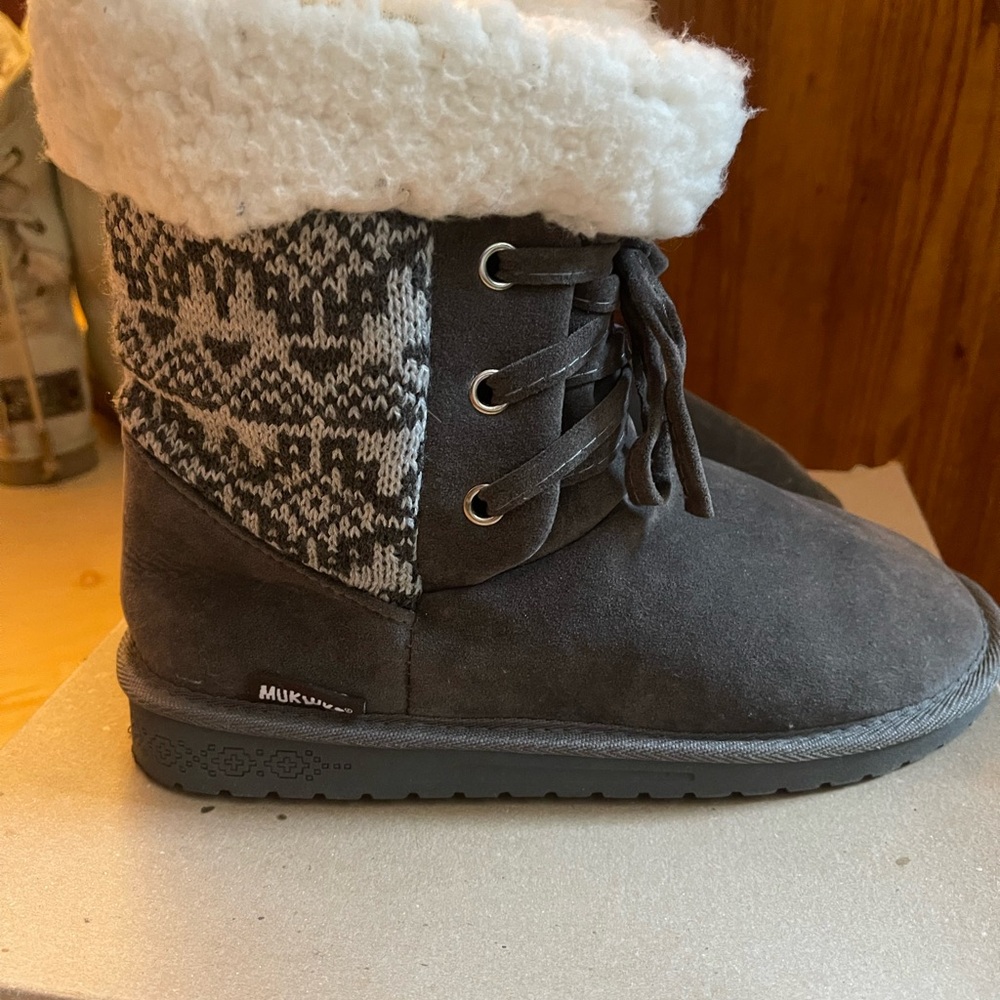Muk Luks Gray and White Ankle Boots